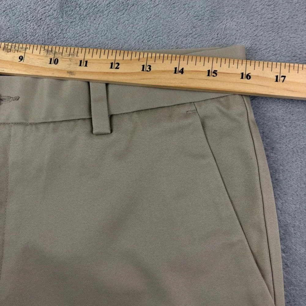 Dockers 32x34 Khaki Pants D2 Straight Fit Flat Front Chino Business Casual Work